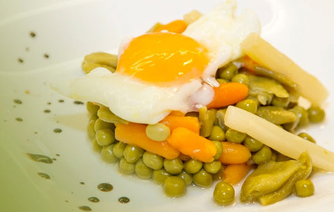 Menestra de Verduras con Huevo escalfado y Jamón