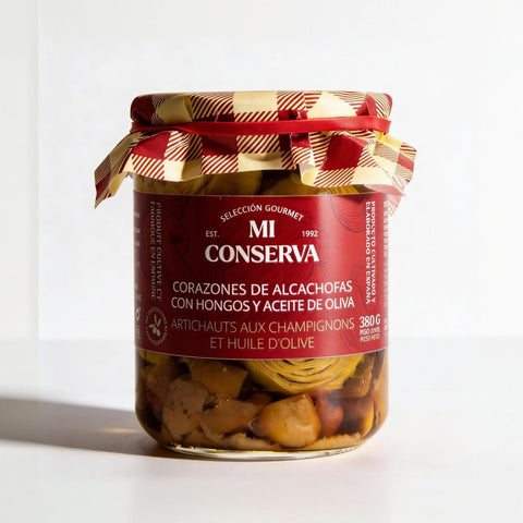Corazones de alcachofa con hongos y aceite de oliva