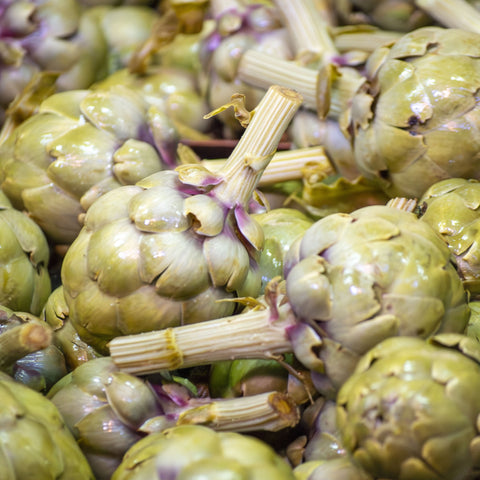 Alcachofas frescas, el único ingrediente de la crema junto con la sal